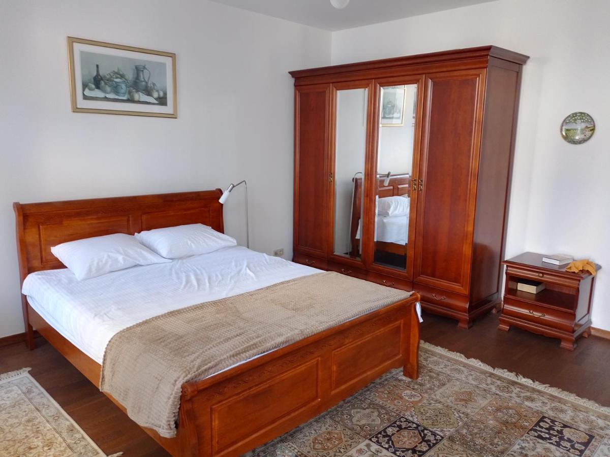 ריגה Premium Class Apartment, Free Parking, Maximum 5 Guests, 2 Bedrooms, 3 Beds מראה חיצוני תמונה