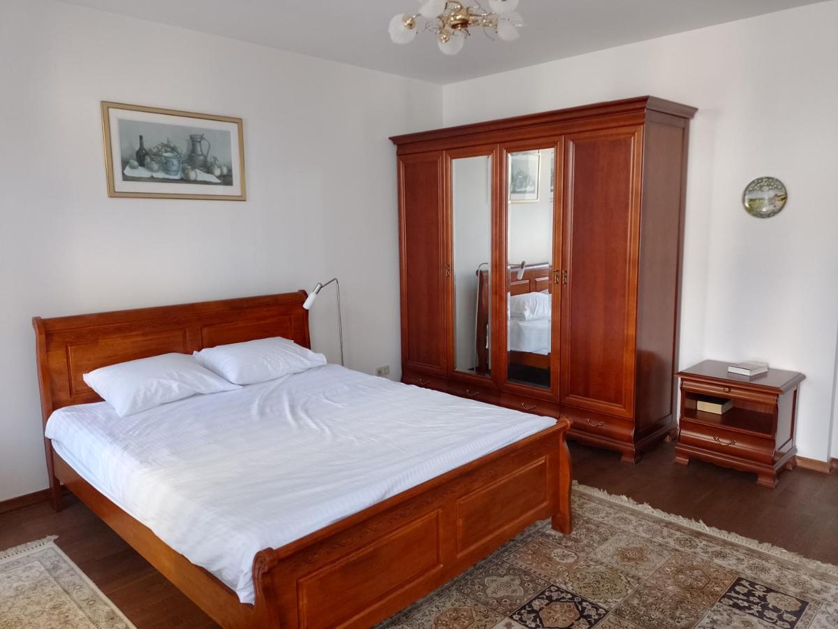 ריגה Premium Class Apartment, Free Parking, Maximum 5 Guests, 2 Bedrooms, 3 Beds מראה חיצוני תמונה
